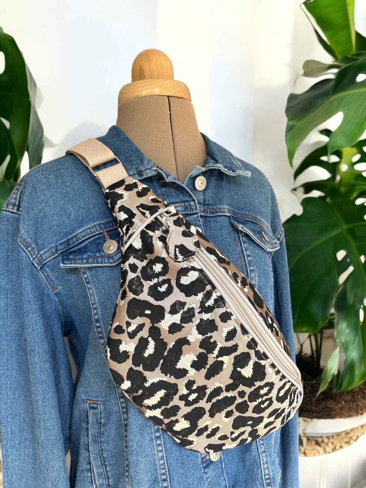 Sac Banane en Tissu jacquard leopard doré motif - 40x18 cm
