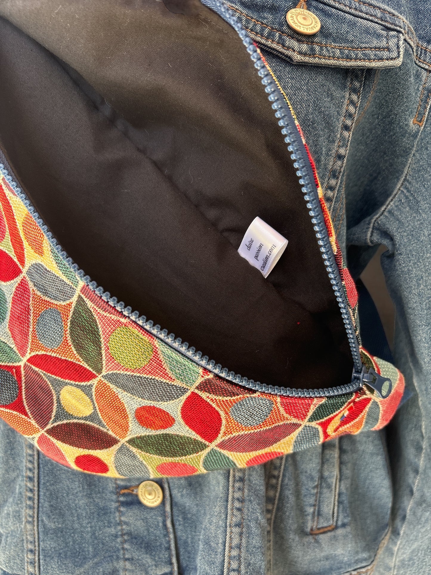 Sac Banane adulte en jacquard de coton multicolor et géométrique sangle et zip bleus -40x18 cm