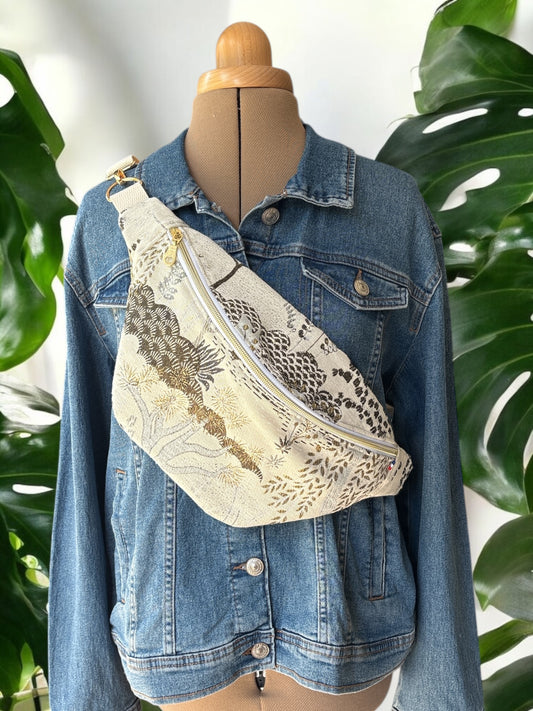 Sac Banane en Tissu jacquard beige doré motifs dorés arbres - 40x18 cm